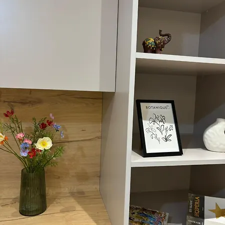 Living By Erle Apartment *